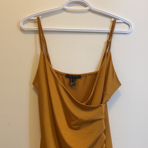 Cute dark gold dress! Fits small/medium - Picture 3 of 8